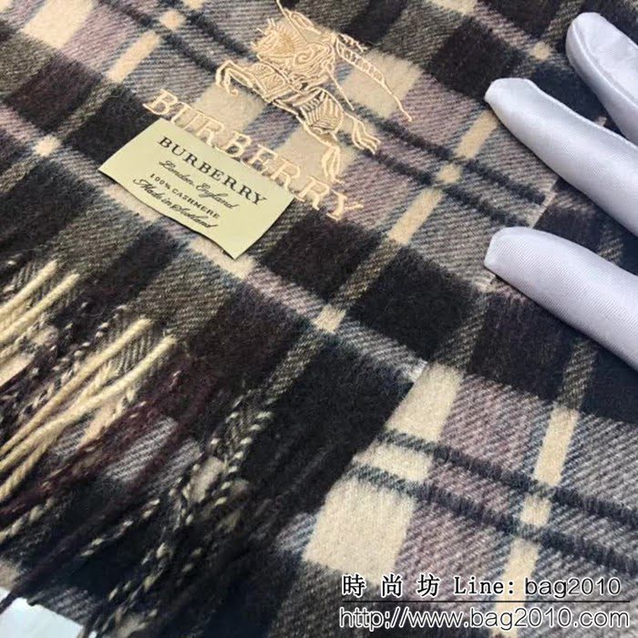 BURBERRY巴寶莉格紋羔絨長款圍巾 男女同款 LLWJ6844